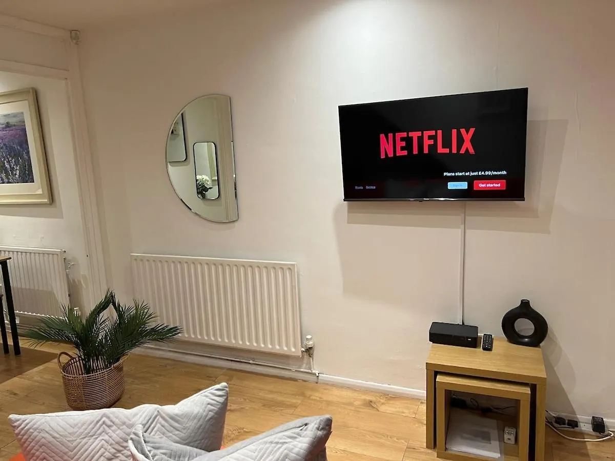 Modern & Cosy Retreat - Stylish Stay In Nottingham 0*,  Reino Unido
